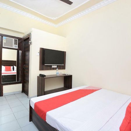 Oyo 28179 Ambay Guest House 잘란다르 외부 사진