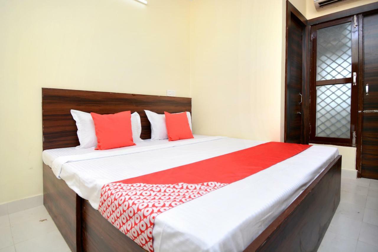 Oyo 28179 Ambay Guest House 잘란다르 외부 사진