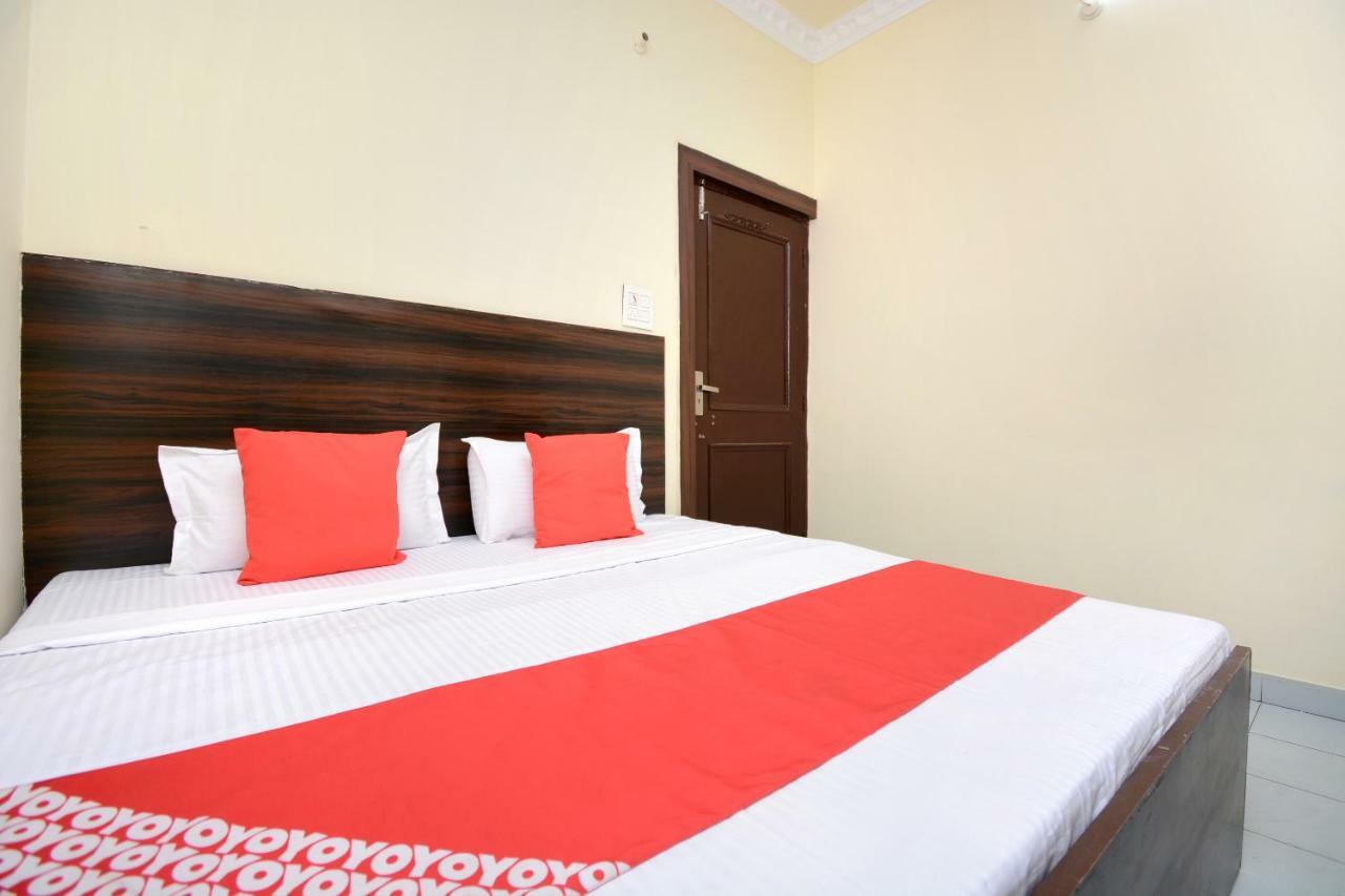 Oyo 28179 Ambay Guest House 잘란다르 외부 사진